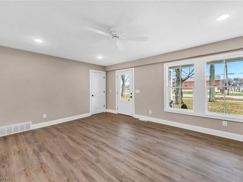 3006 Abbe Road, Sheffield Village, OH 44054 Photo 4