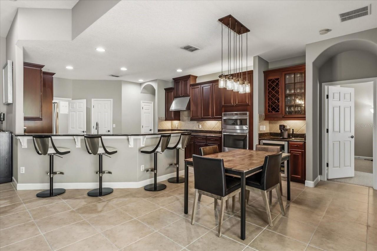 4904 Legacy Oaks Drive, Orlando, FL 32839 Photo