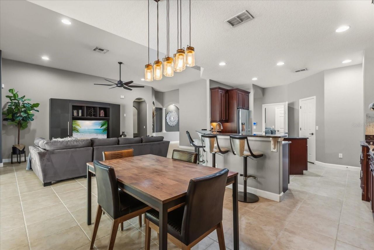 4904 Legacy Oaks Drive, Orlando, FL 32839 Photo