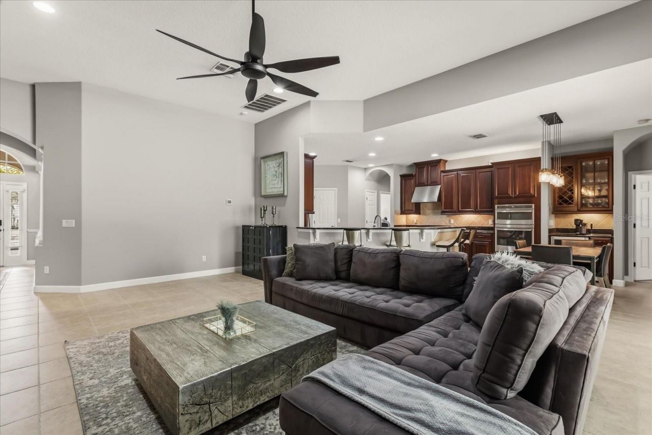 4904 Legacy Oaks Drive, Orlando, FL 32839 Photo