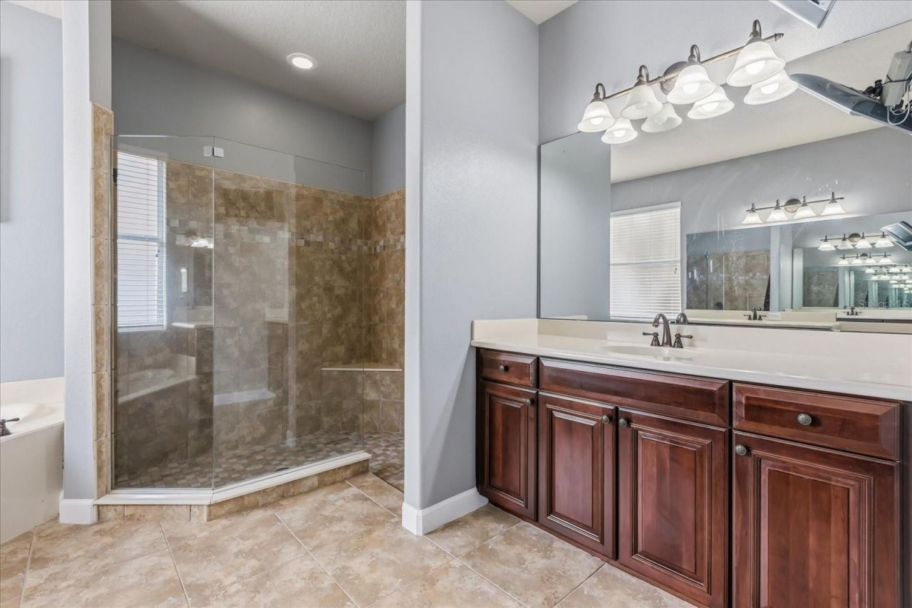 4904 Legacy Oaks Drive, Orlando, FL 32839 Photo