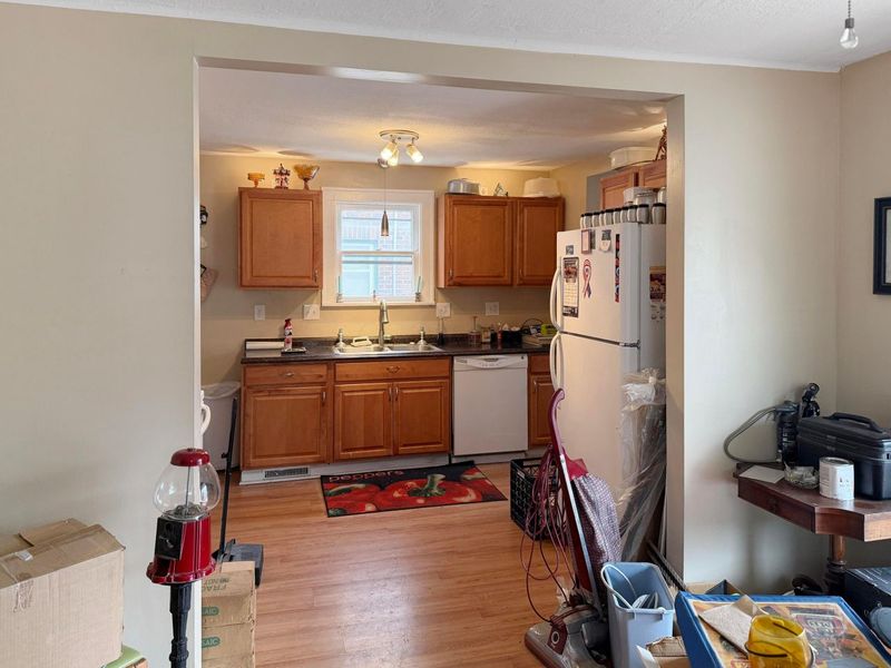 13705 Courtland Avenue, Cleveland, OH 44111 Photo 3