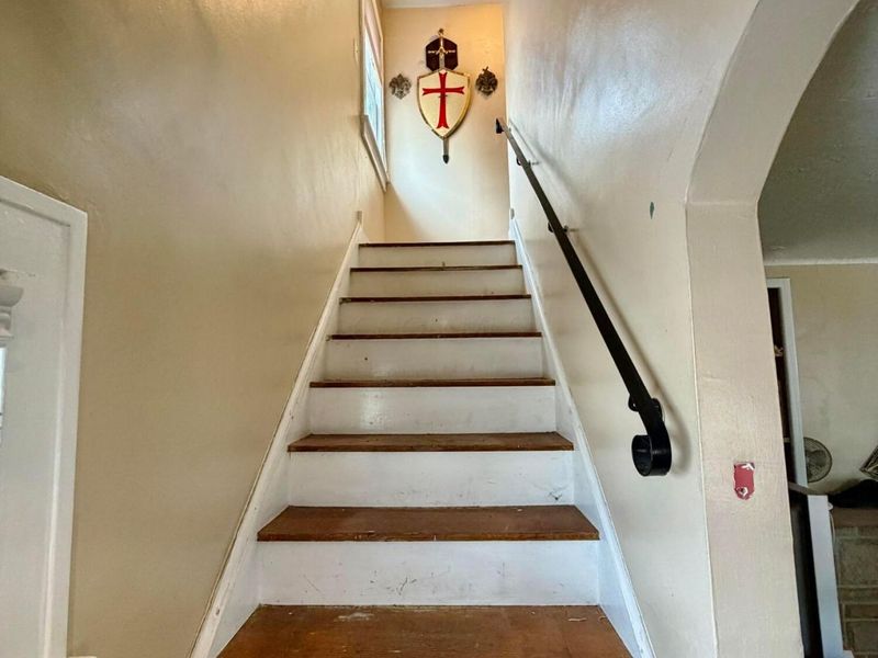 13705 Courtland Avenue, Cleveland, OH 44111 Photo 9