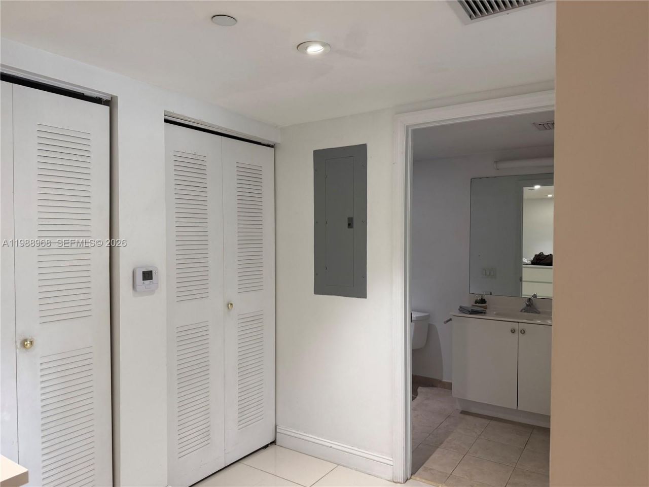 111 E Flagler St, Unit 606, Miami, FL 33131 Photo