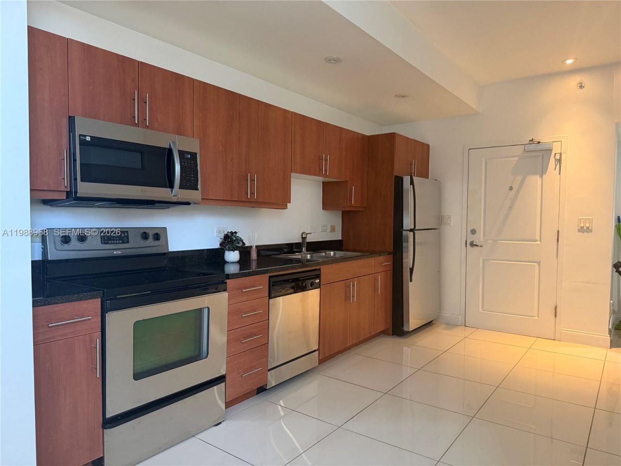 111 E Flagler St, Unit 606, Miami, FL 33131 Photo