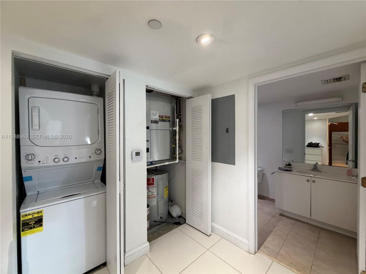 111 E Flagler St, Unit 606, Miami, FL 33131 Photo
