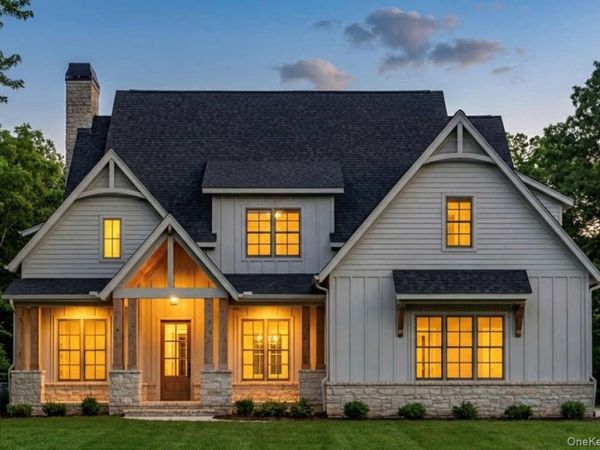 7 Bear Hollow Lane, Hyde Park, NY 12538