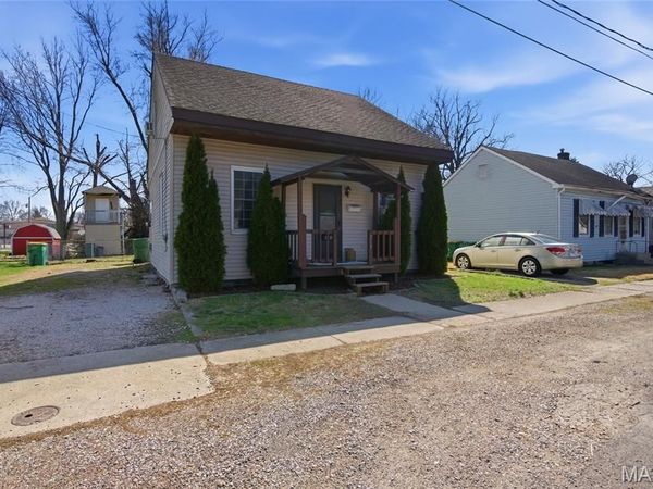 213 W 4th Street, O'Fallon, IL 62269