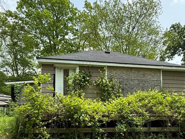 11108 Silver Lake Road, South Lyon, MI 48178