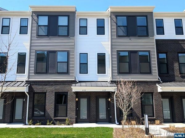 400 Willow 409, KEARNY, NJ 07032