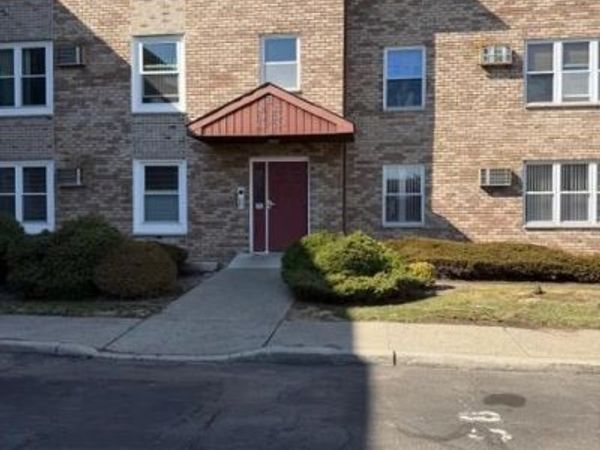 74 Riverview Court, SECAUCUS, NJ 07094