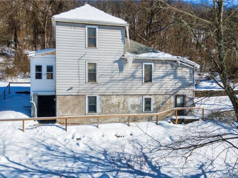 324 Loeb Street, Weirton, WV 26062 Photo 4