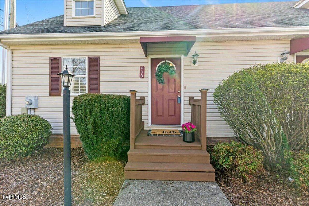 400 Hallbrook Drive, Unit # 17, Gray, TN 37615 Main Photo