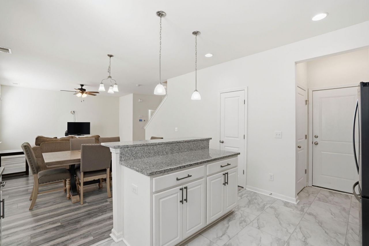 127 Sugeree Drive Photo 10