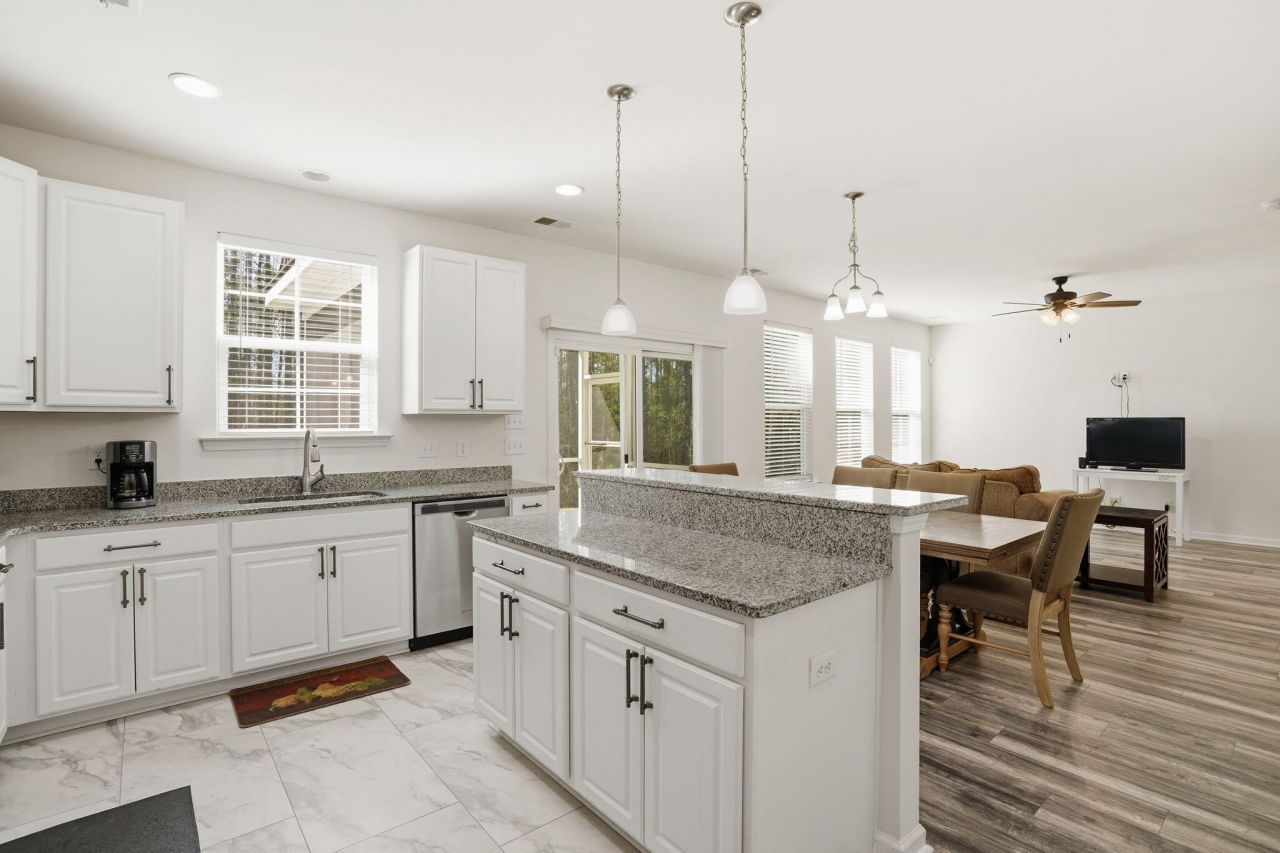 127 Sugeree Drive Photo 11