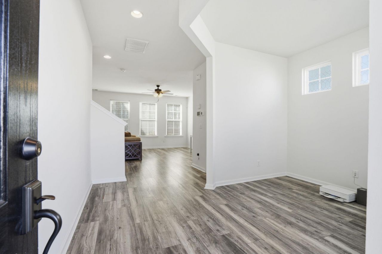 127 Sugeree Drive Photo 4