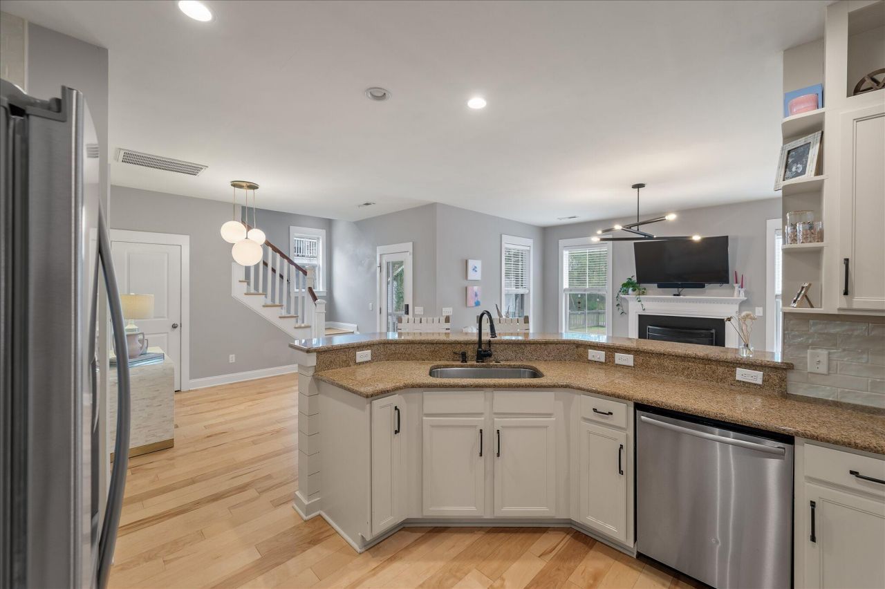 2565 Rutherford Way Photo 14