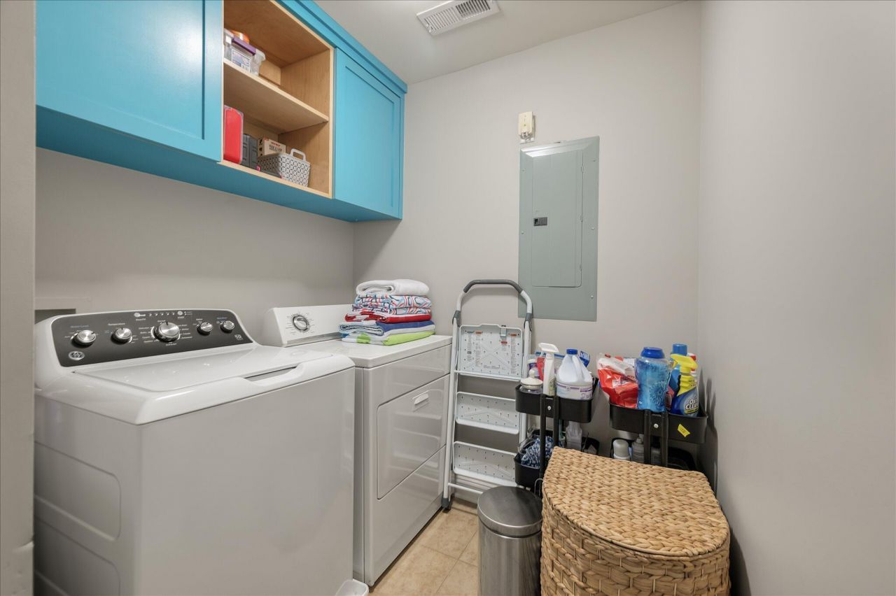 2565 Rutherford Way Photo 32