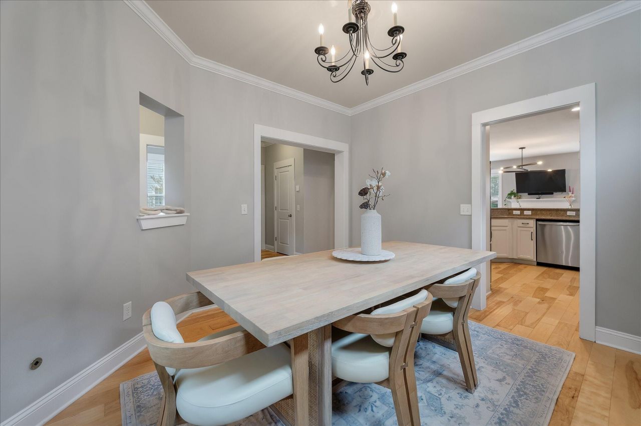 2565 Rutherford Way Photo 6