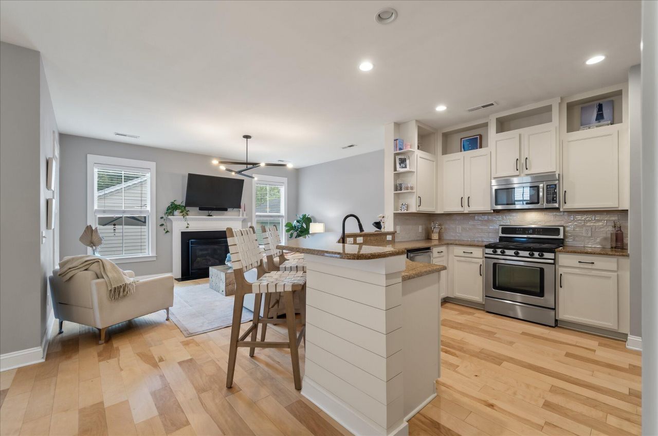 2565 Rutherford Way Photo 7