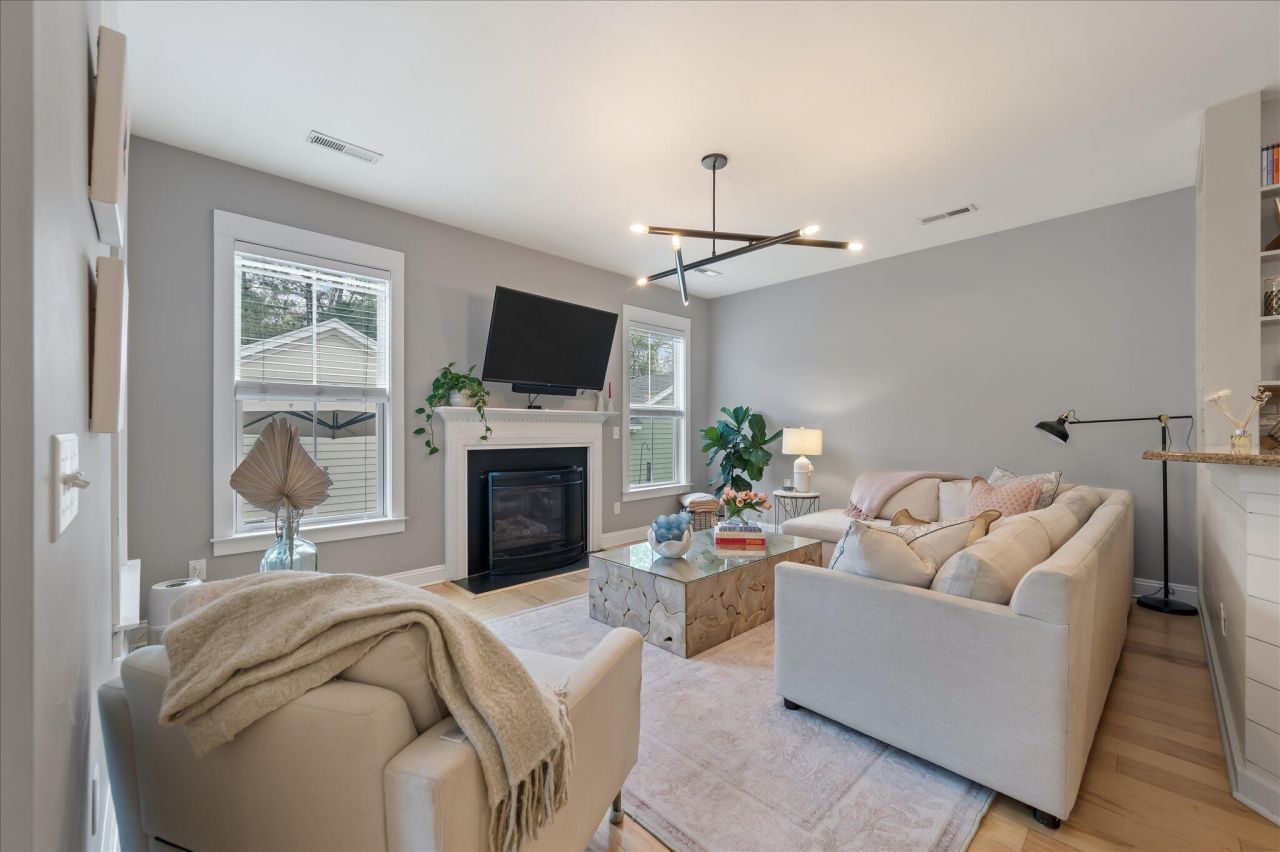 2565 Rutherford Way Photo 8