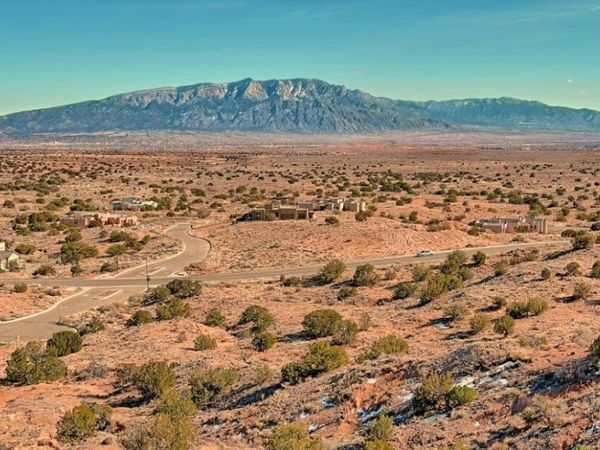 2305 Desert Marigold Road NE, Rio Rancho, NM 87144