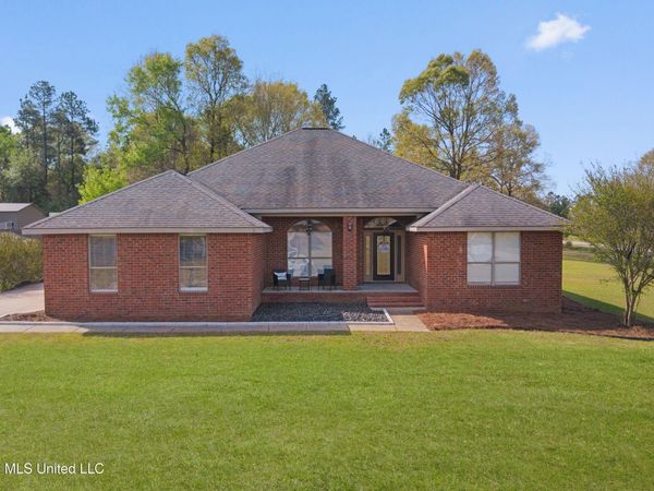 6 E Deerwood Drive, Perkinston, MS 39573