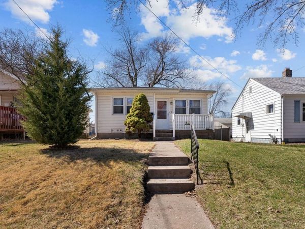 1921 33rd Street , Moline, IL 61265