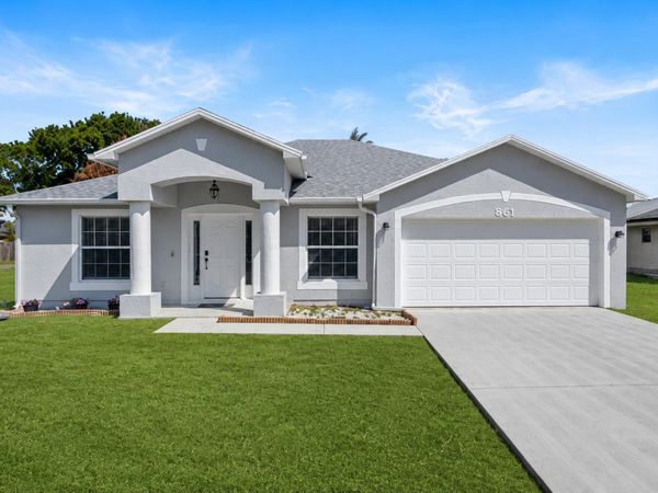 861 SE Cavern Avenue, Port St. Lucie, FL 34983