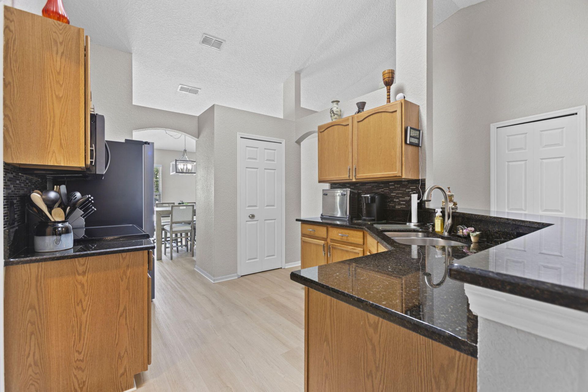 861 SE Cavern Avenue, Port Saint Lucie, FL 34983 Photo