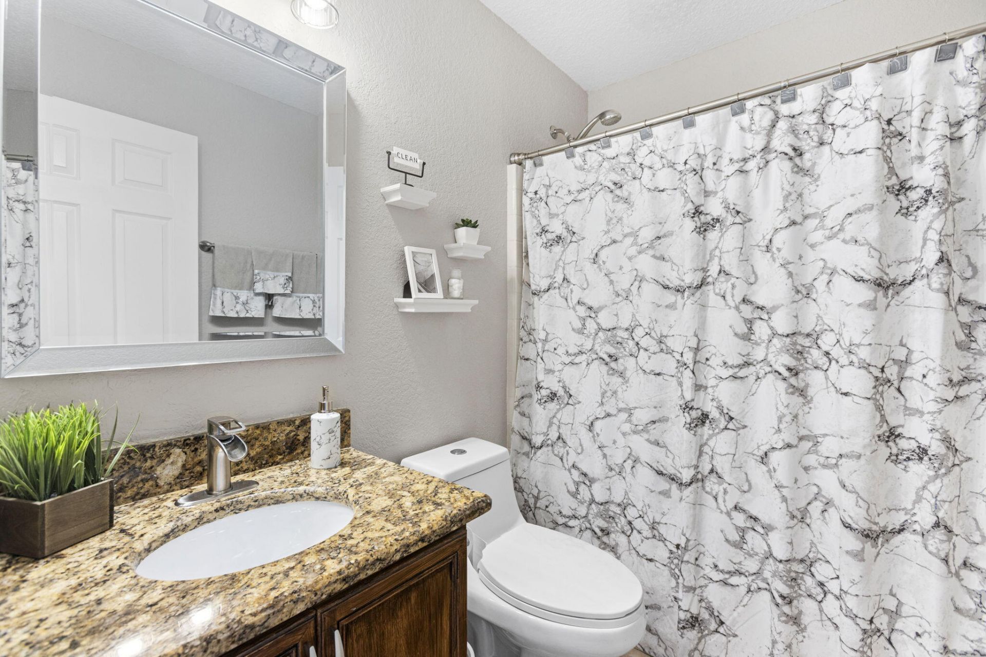 861 SE Cavern Avenue, Port Saint Lucie, FL 34983 Photo