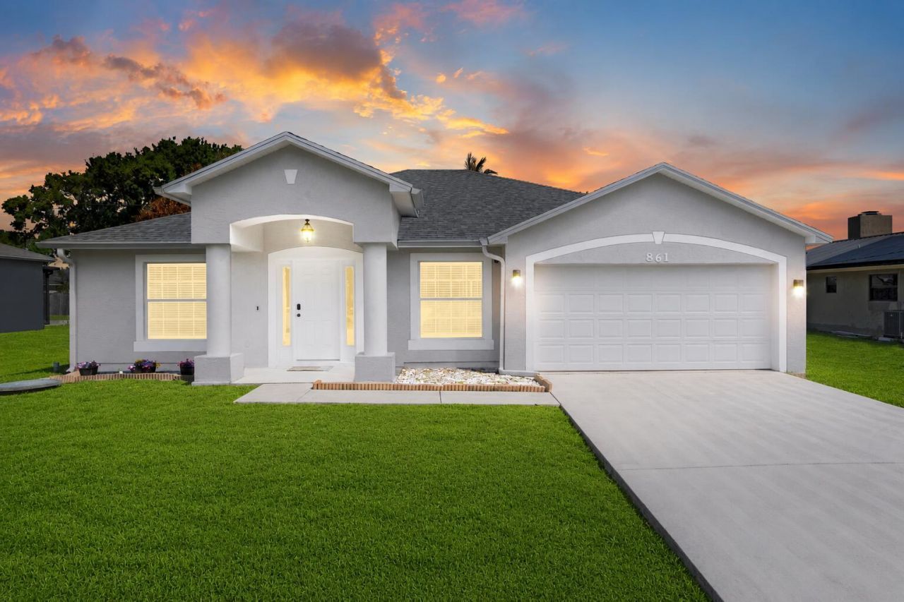 861 SE Cavern Avenue, Port Saint Lucie, FL 34983 Photo