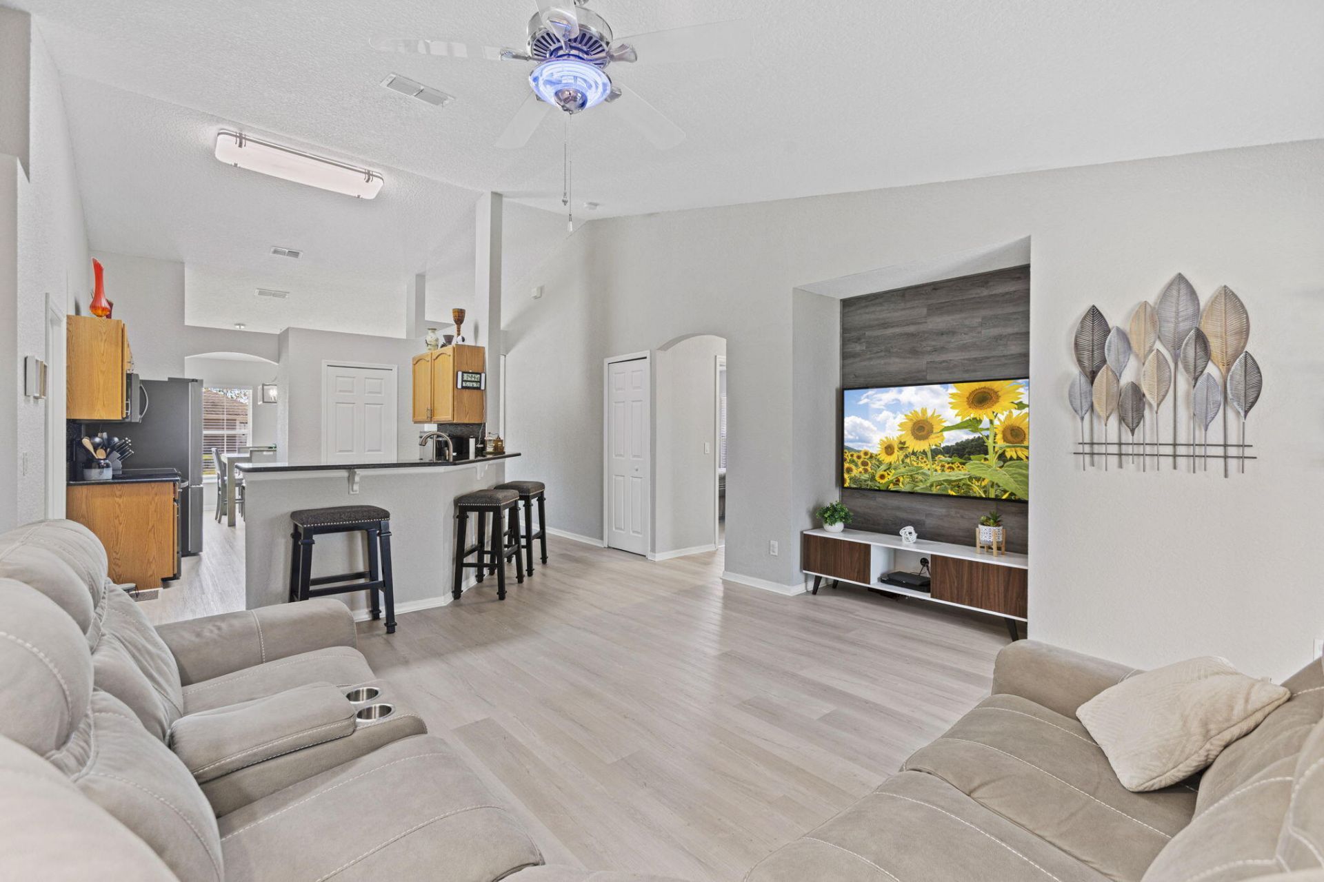 861 SE Cavern Avenue, Port Saint Lucie, FL 34983 Photo