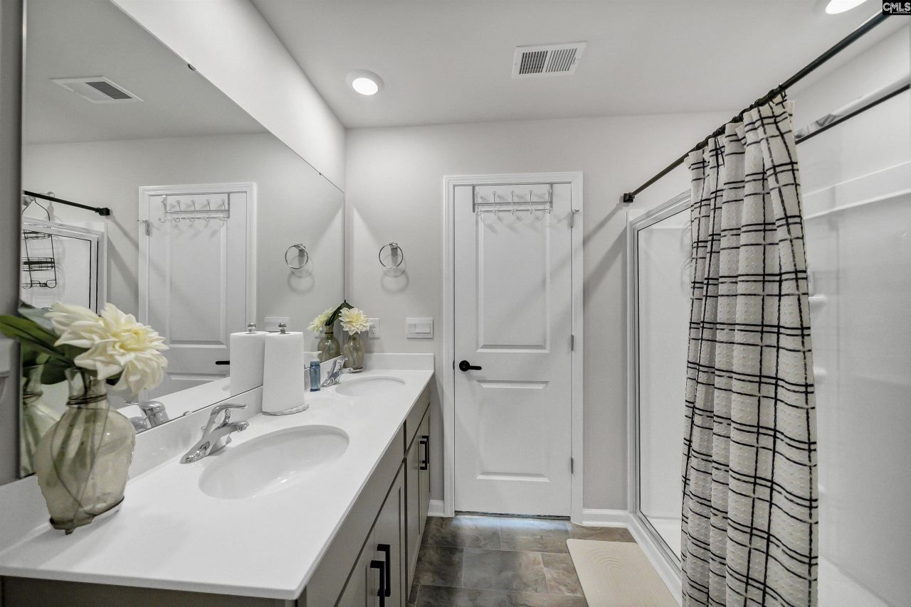 281 Carrington Drive Photo 17