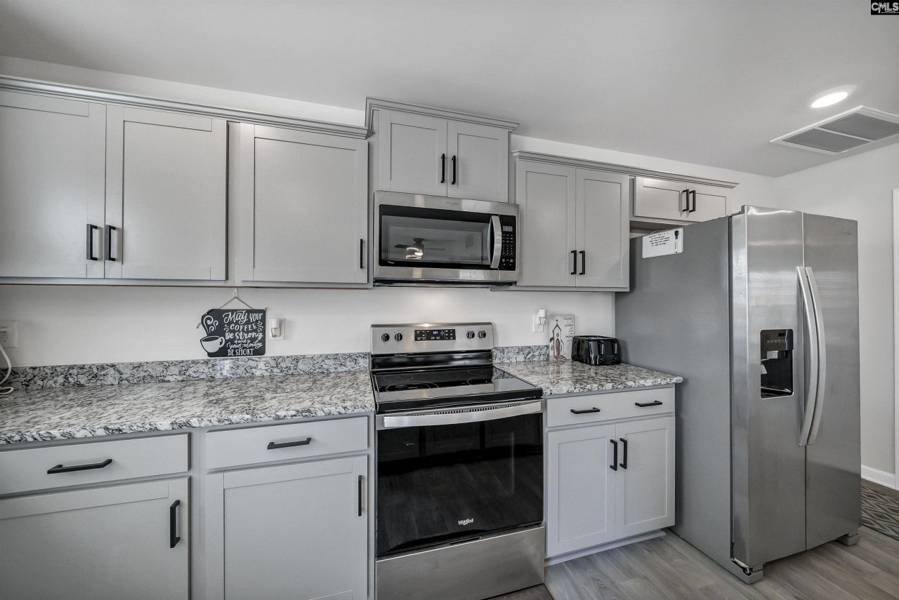 281 Carrington Drive Photo 6