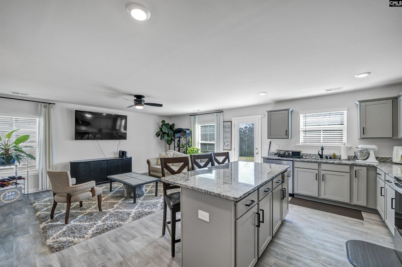 281 Carrington Drive Photo 8