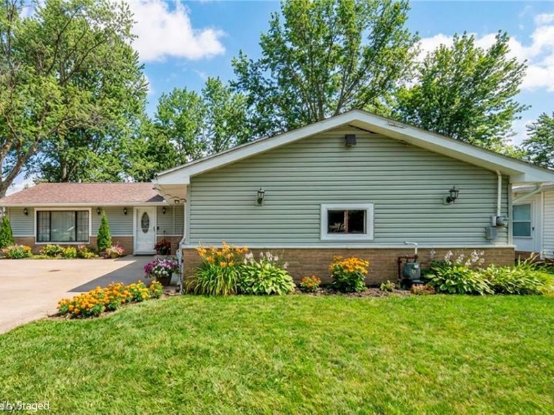 7647 Mccreary Road, Independence, OH 44131 Photo 3