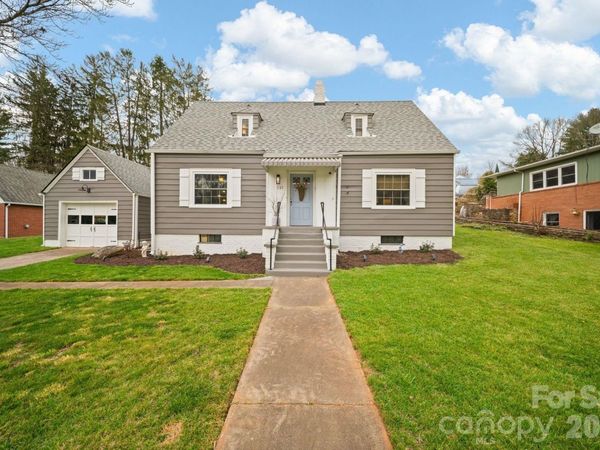 121 Johnson Street, Canton, NC 28716