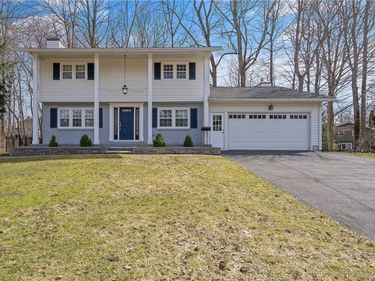 131 Sagamore Drive S, Liverpool, NY 13090