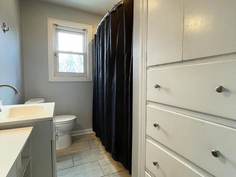 2475 Mccoy Road , Columbus, OH 43220 Photo 12