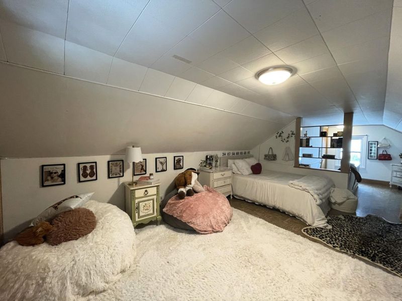 2475 Mccoy Road , Columbus, OH 43220 Photo 16