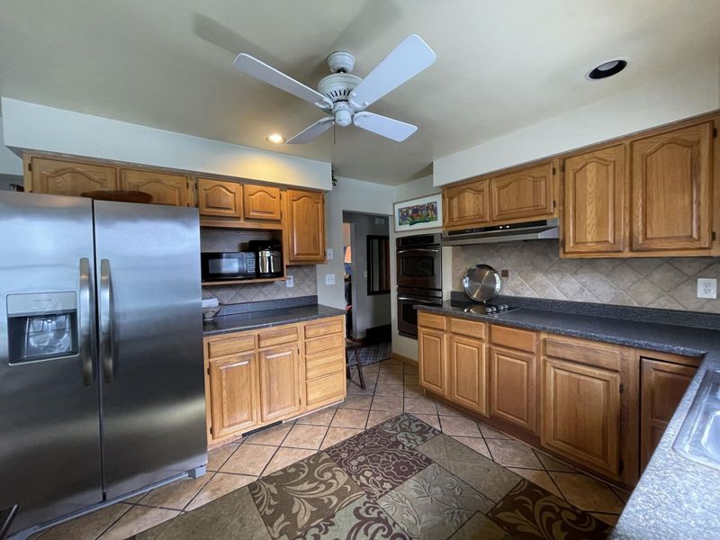 2475 Mccoy Road , Columbus, OH 43220 Photo 4