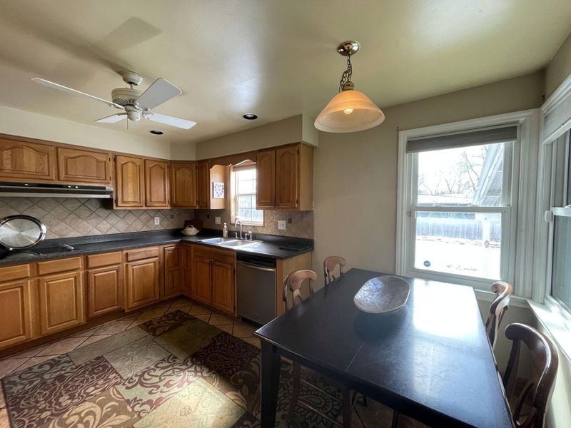 2475 Mccoy Road , Columbus, OH 43220 Photo 5