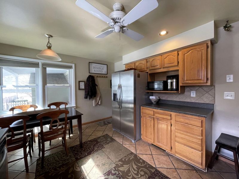 2475 Mccoy Road , Columbus, OH 43220 Photo 6