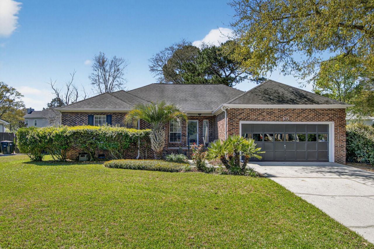 611 Fisherman's Bend Photo 1