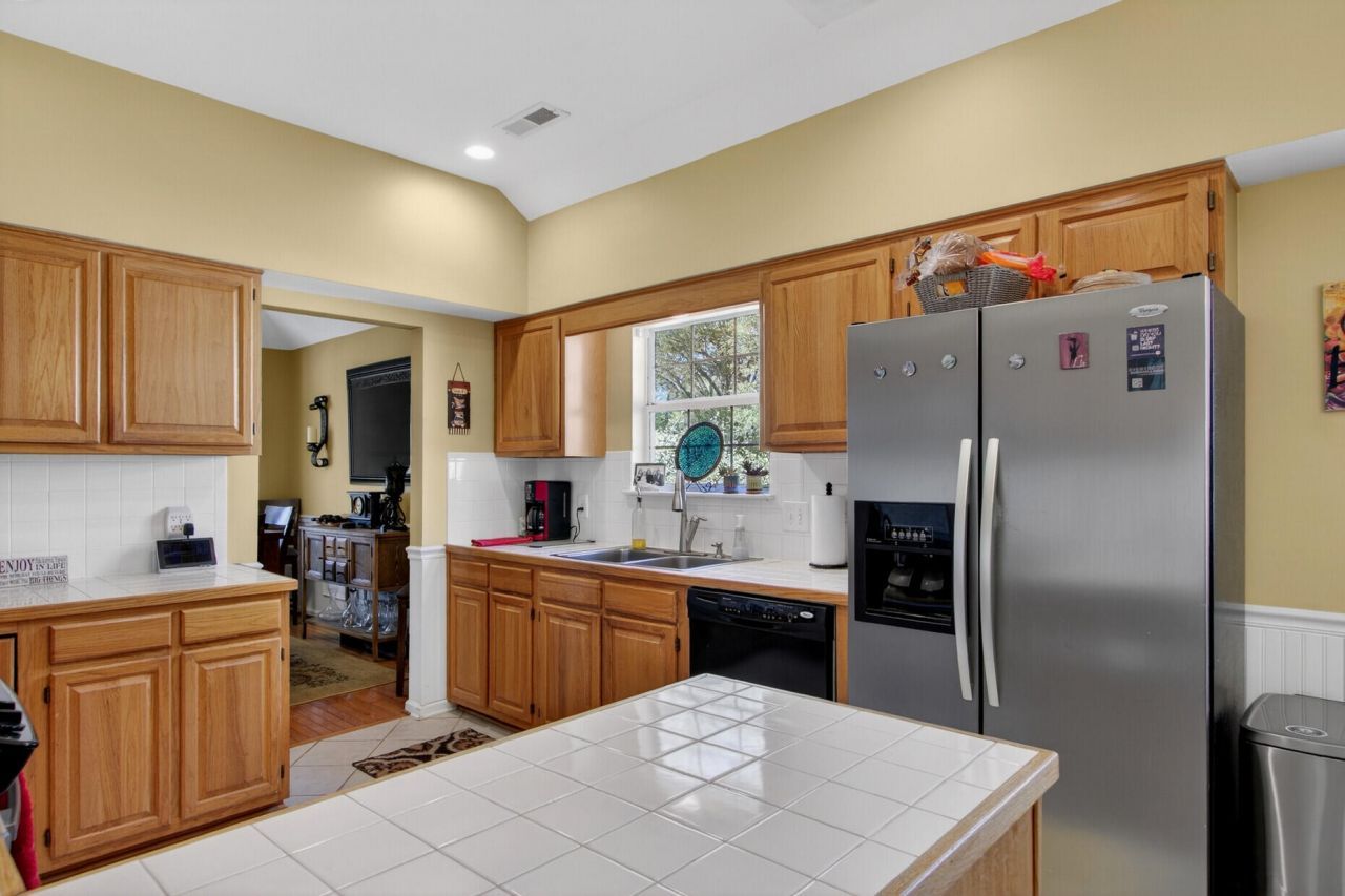 611 Fisherman's Bend Photo 17