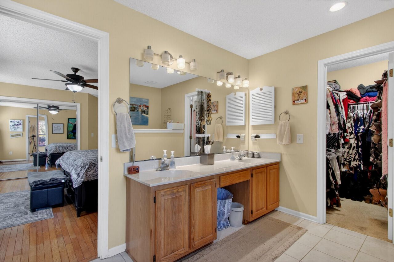 611 Fisherman's Bend Photo 29