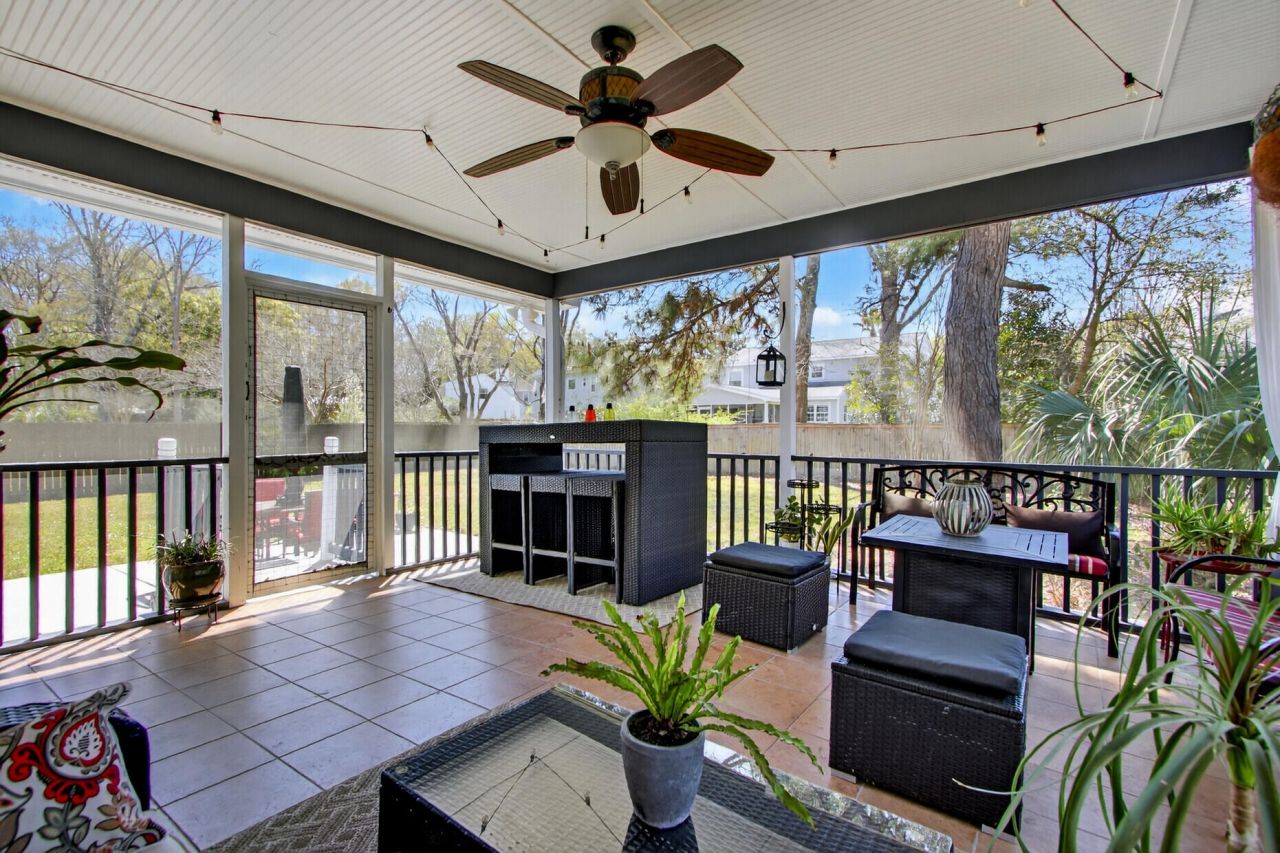 611 Fisherman's Bend Photo 32