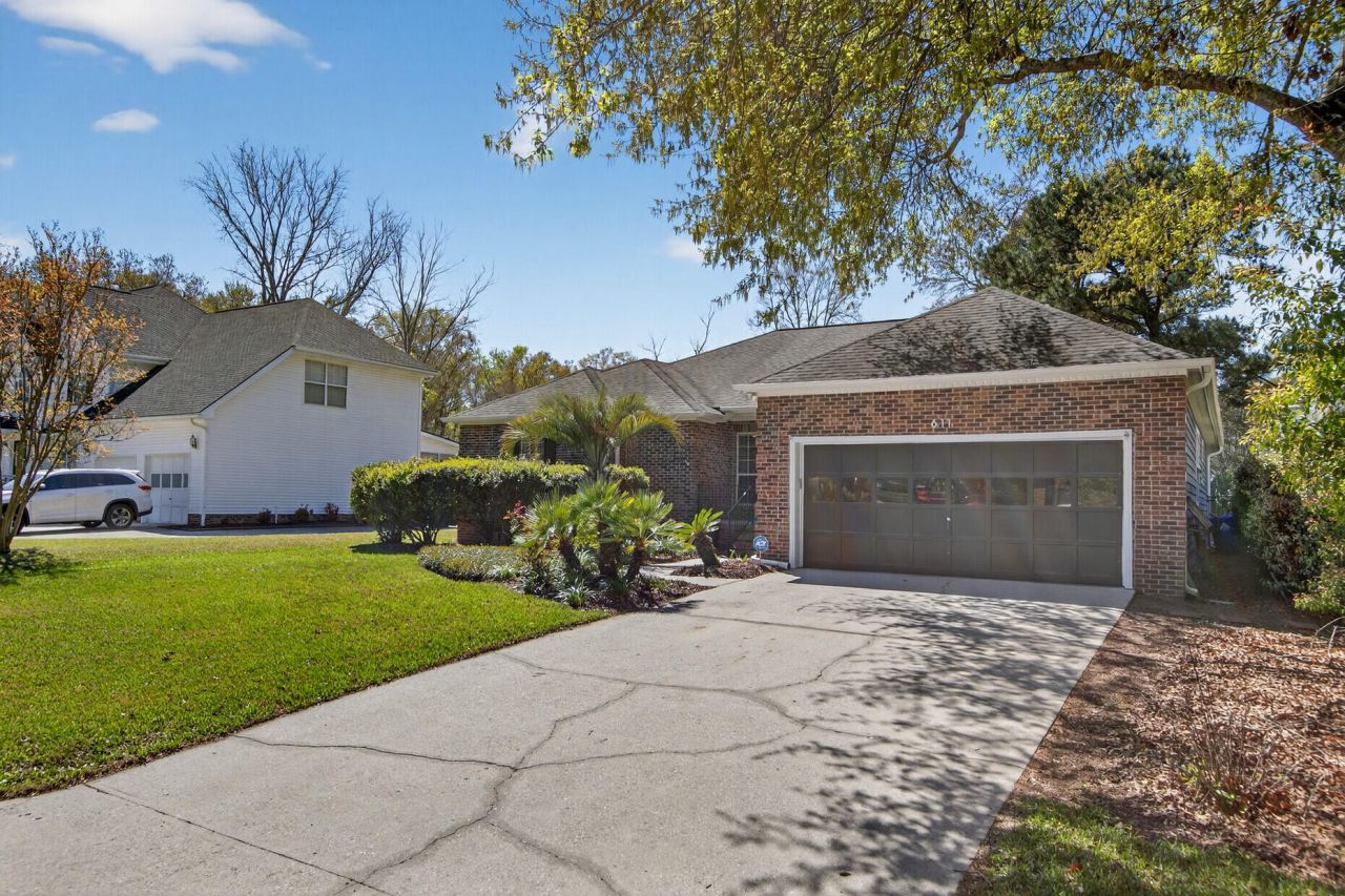 611 Fisherman's Bend Photo 4