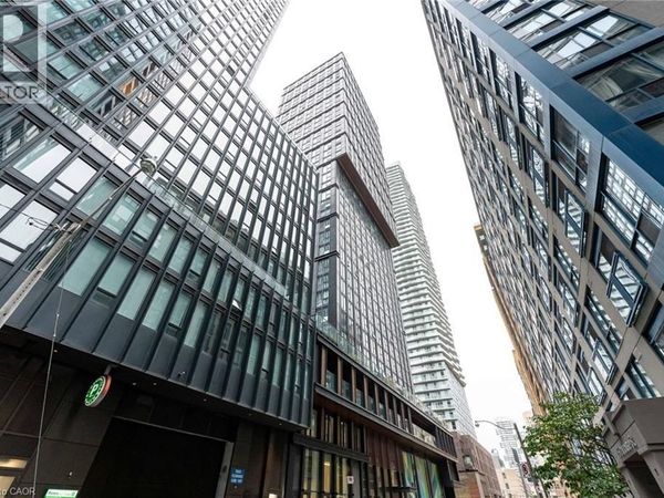 82 DALHOUSIE Street, Unit 909, Toronto, ON M5B0C5